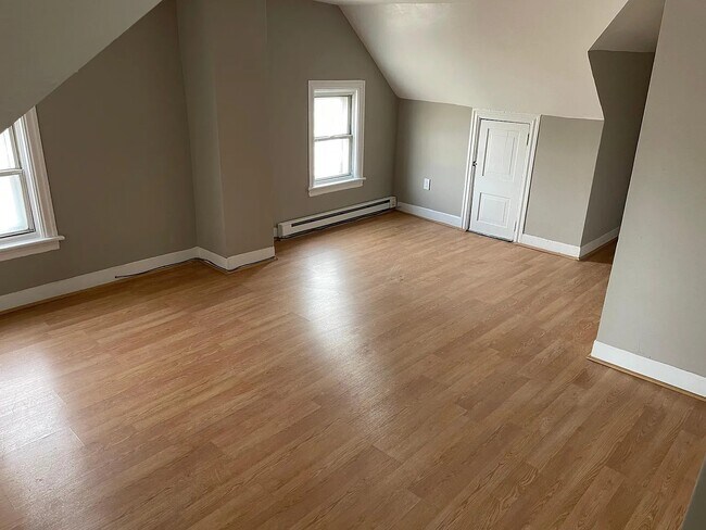 Foto del edificio - 1108 E 3rd St