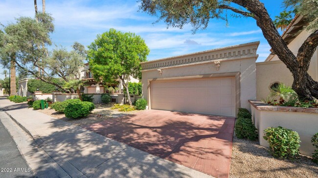 Building Photo - 6701 N Scottsdale Rd