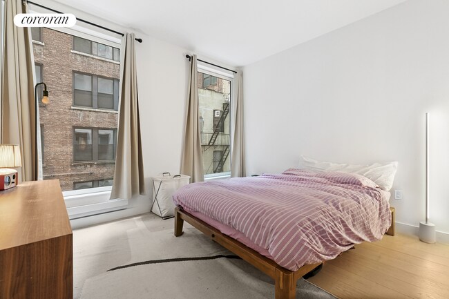 Foto del edificio - 215 W 28th St