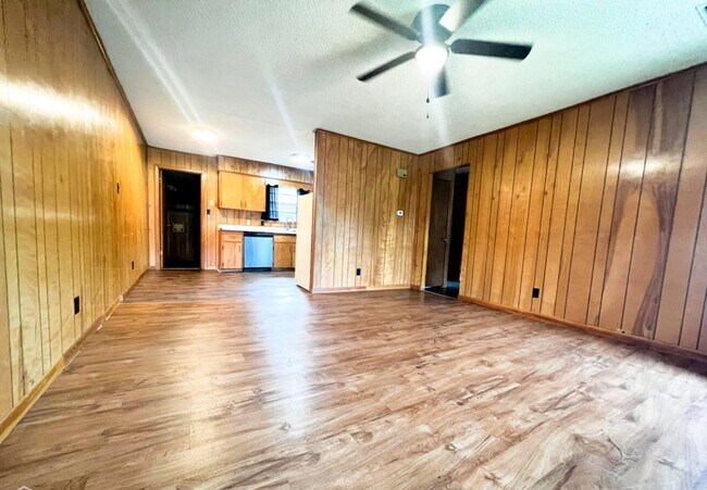 Building Photo - 508 Brent Dr