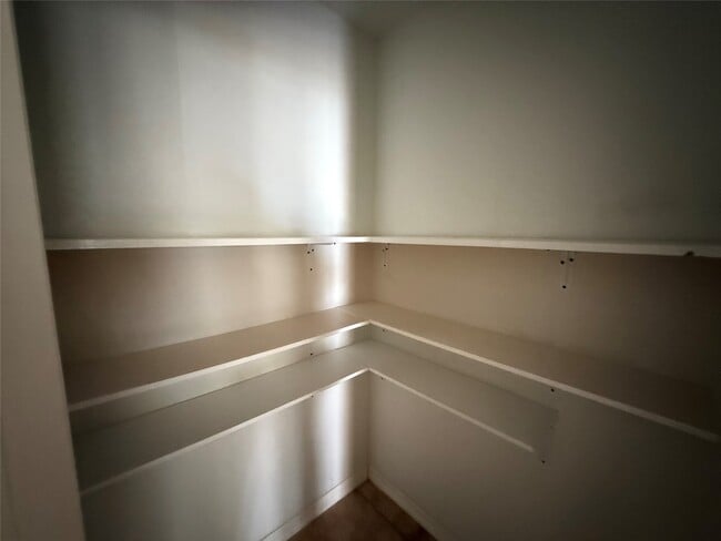 Building Photo - 311 Kansas St