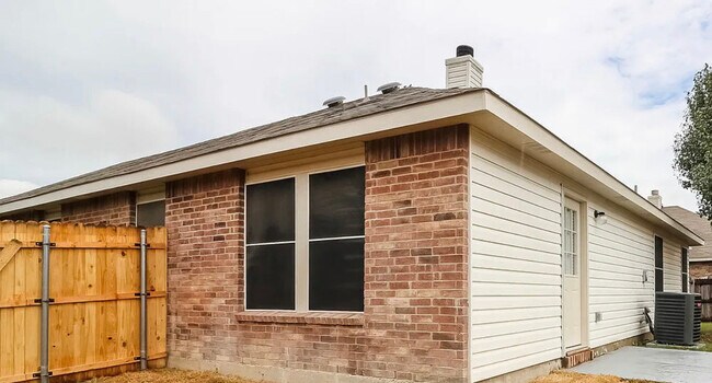 Building Photo - 1429 Lauren Dr