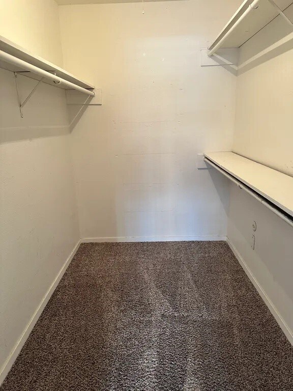 Foto del edificio - 16303 Lyons School Rd