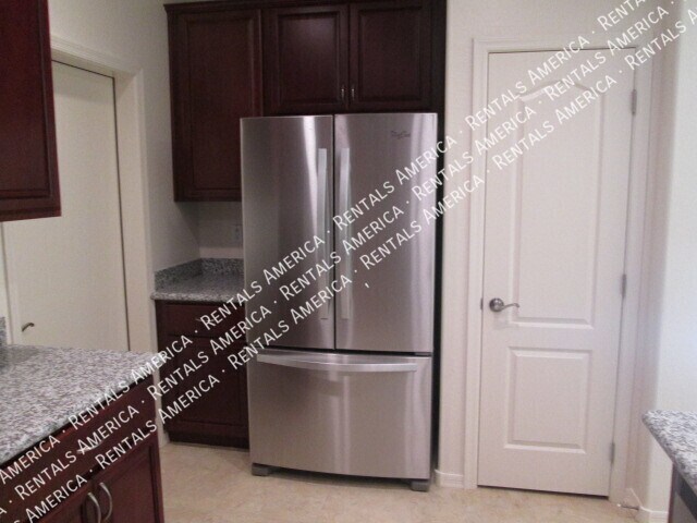 Foto del edificio - 7726 E Baseline Rd