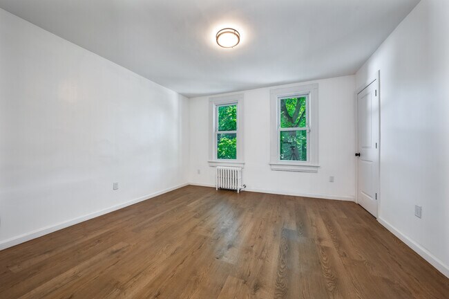 BEDROOM 1 - 101-103 Melville Pl
