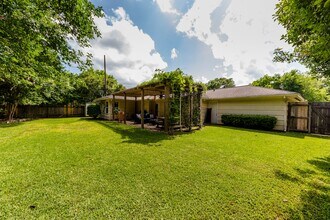 Building Photo - 8323 Lorrie Dr