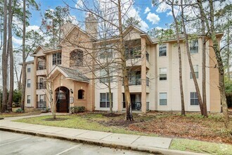 Building Photo - 8051 Bay Branch Dr