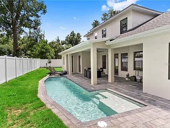 Building Photo - Exquisite 4-Bed, 5.5-Bath Executive Retrea...