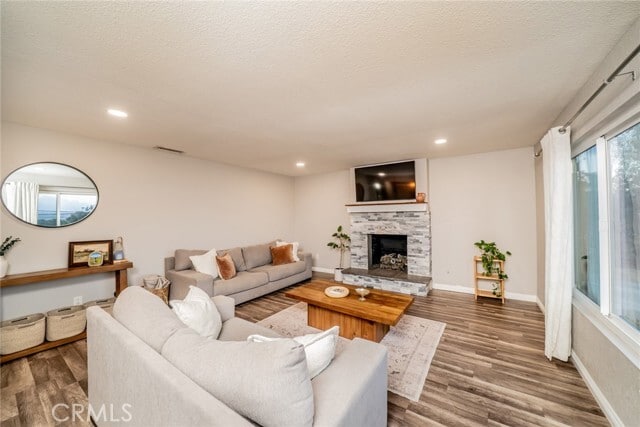 Building Photo - 4659 Crestview Dr