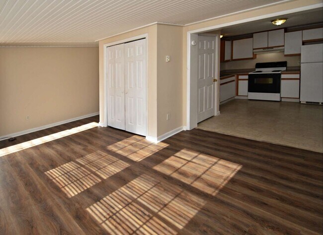 Building Photo - 147 Dana #A