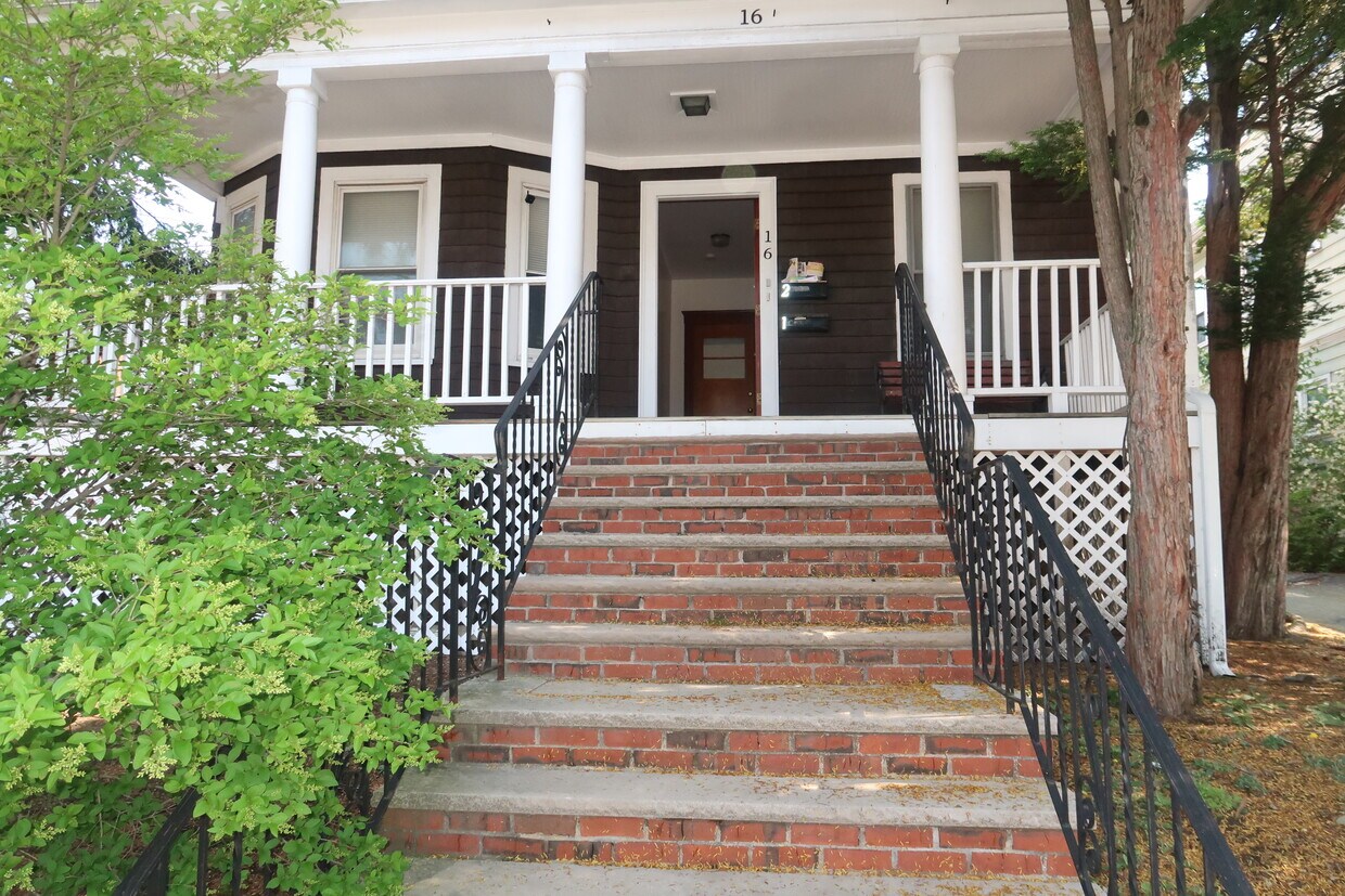 16 High St Unit 2, Everett, MA 02149 16 High St Everett, MA