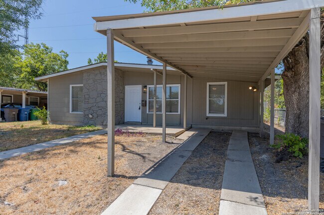 Foto del edificio - 1822 Arroya Vista Dr