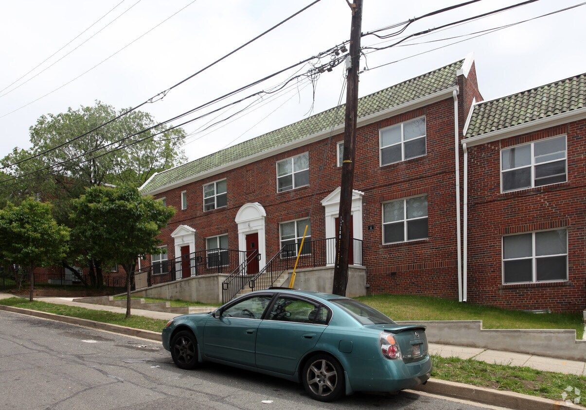Primary Photo - 1707-1711 V St SE