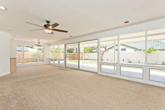 Building Photo - Kahala Corner House Available 4/01/2024! 3...