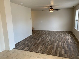 Building Photo - Newly renovated large 3 bed home In north ...