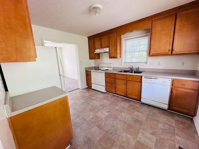 Foto del edificio - 3 Bedroom 2 Bath Duplex