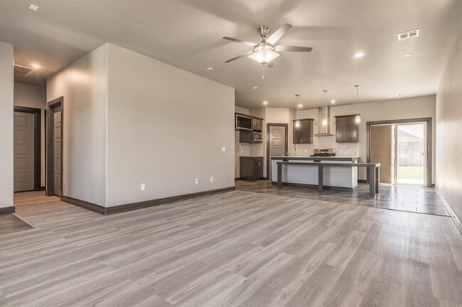 Building Photo - 9420 NW 93rd Terrace