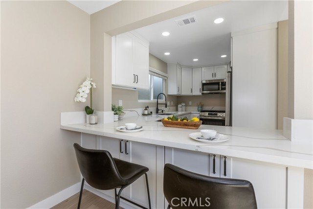 Foto del edificio - 755 S Brea Blvd