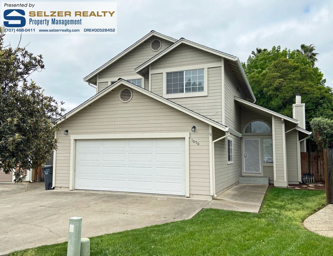 Primary Photo - Handsome 4 bd. home near schools, parks, &...