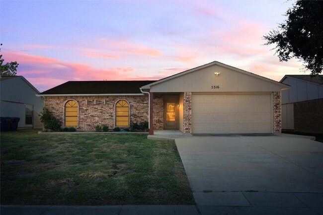 Photo - 5316 Yager Dr House