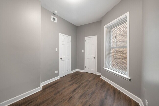 Building Photo - 6347 S Drexel Ave