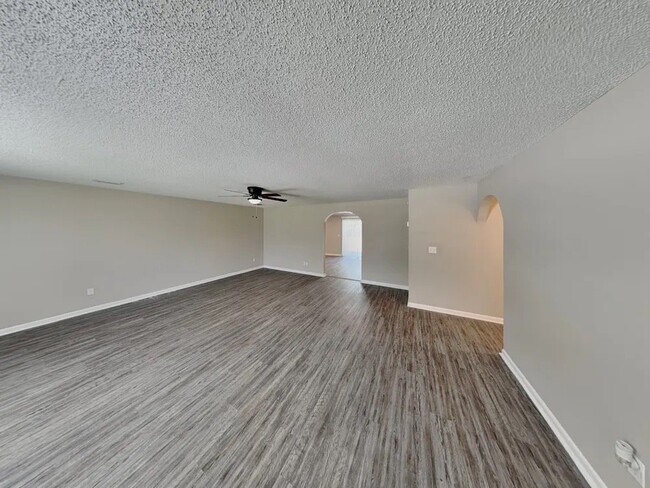 Building Photo - 6947 Magdelena Dr