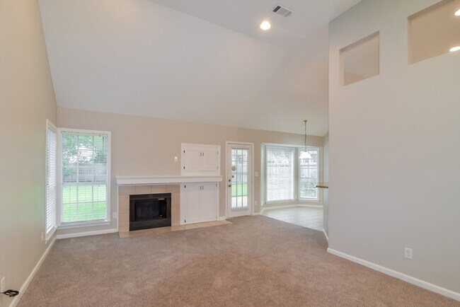 Foto del edificio - 7125 Fair Oaks Ct