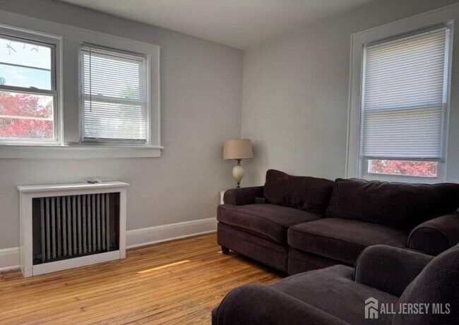 Foto del edificio - 1315 Murray Ave