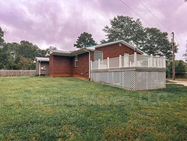 Building Photo - 332 Fairmont Ave