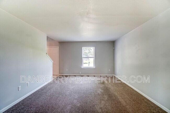 Foto del edificio - 3711 Willow Run Dr