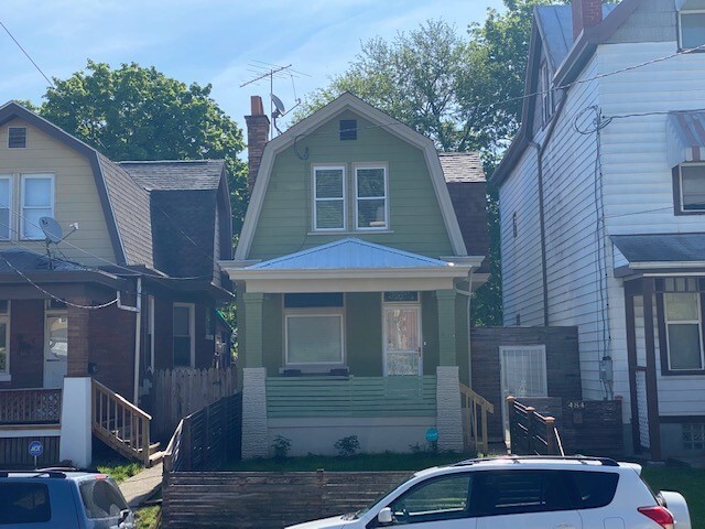 Foto principal - 484 Crestline Ave