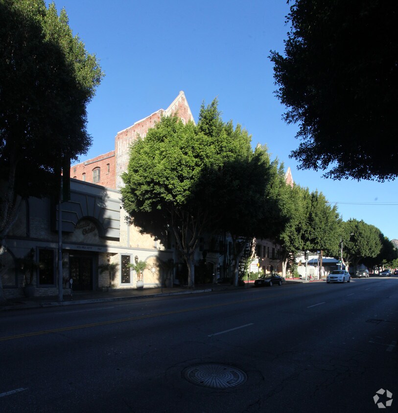 Primary Photo - Hollymont Apartments