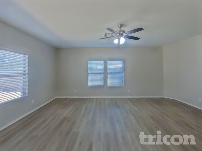 Foto del edificio - 40086 W Bonneau St