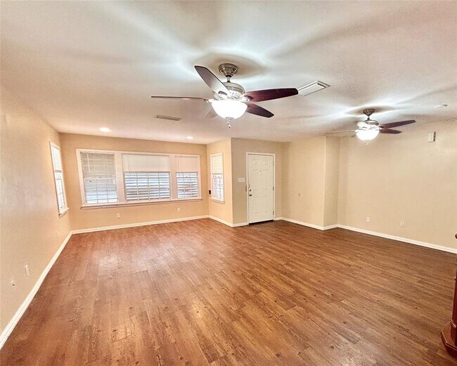 Foto del edificio - 1611 Campbell Ln