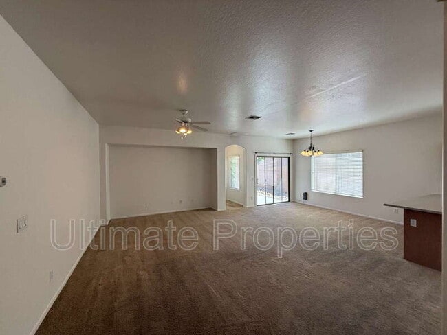 Building Photo - 13849 W Maui Ln
