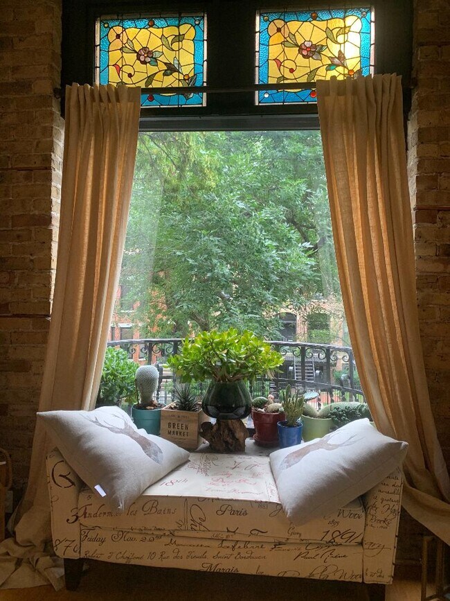 Foto del edificio - 540 W Belden Ave