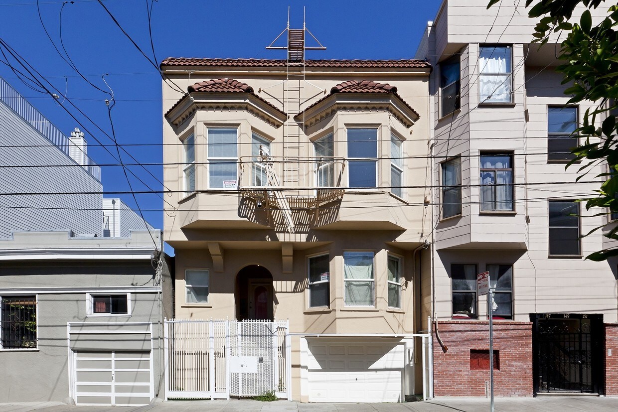 Foto principal - 141-143 Lexington St