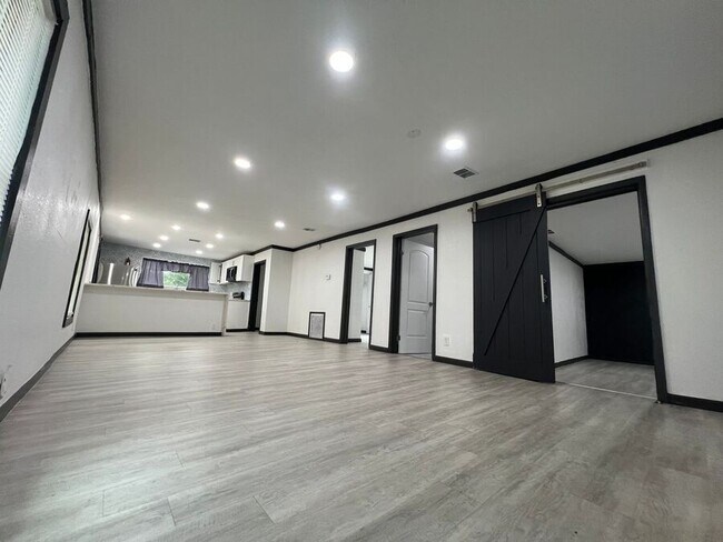 Foto del edificio - 9602 N 11th St