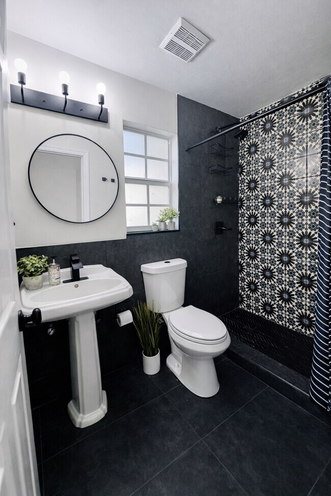 Foto del edificio - 1012 NE 17th Ct