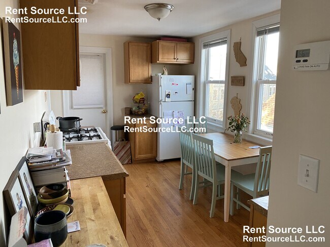 Foto del edificio - 15 Sargent Ave