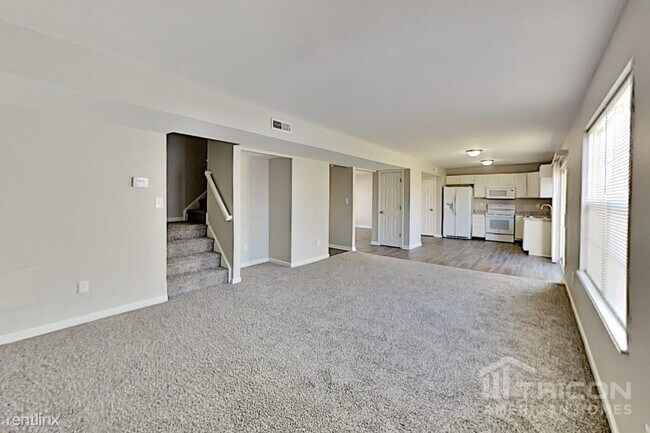 Building Photo - 1808 Murdoch Dr