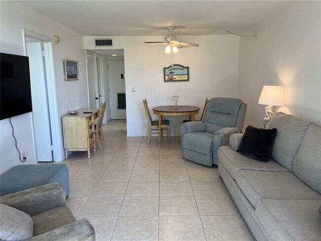 Foto del edificio - 612 Bird Bay Dr W