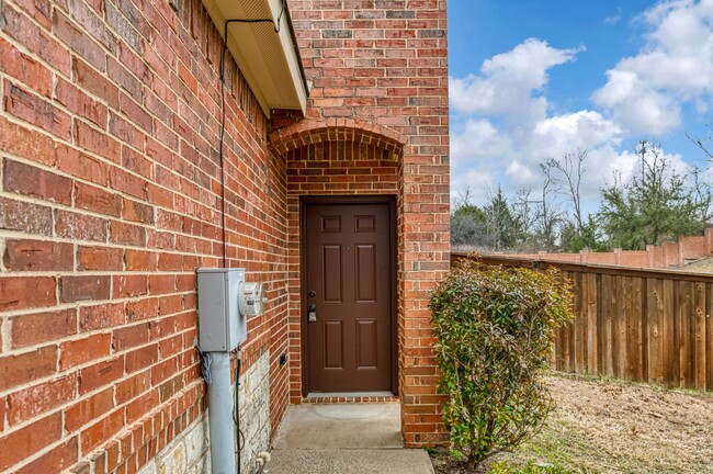 Building Photo - Beautiful 3 Bedroom Townhome located in Lavon,Texas!