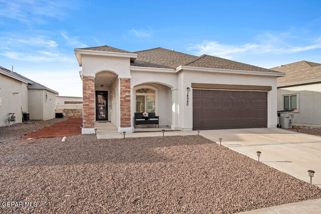 Building Photo - 14840 Tierra Escape Ave