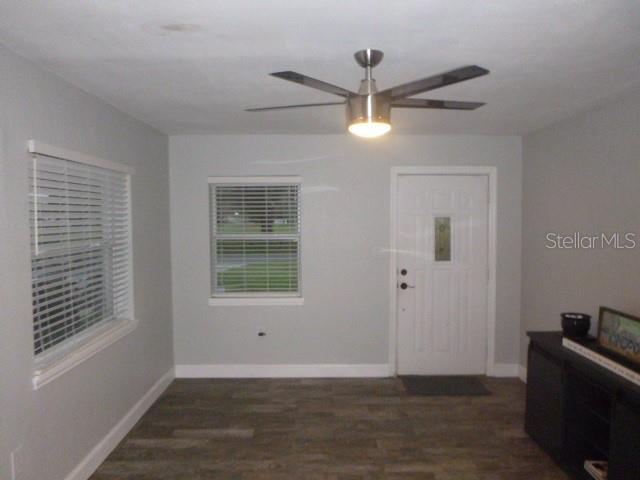 Foto del edificio - 10917 N Newport Ave