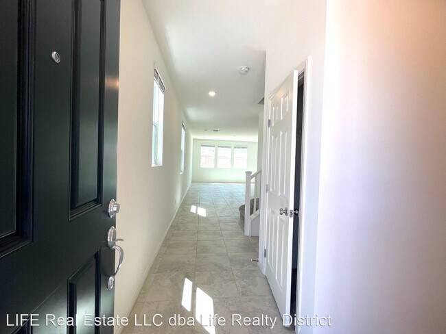 Building Photo - 5 br, 3 bath House - 8159 Guadiano Ave.