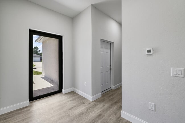 Photo - 1051 Milwaukee Blvd House