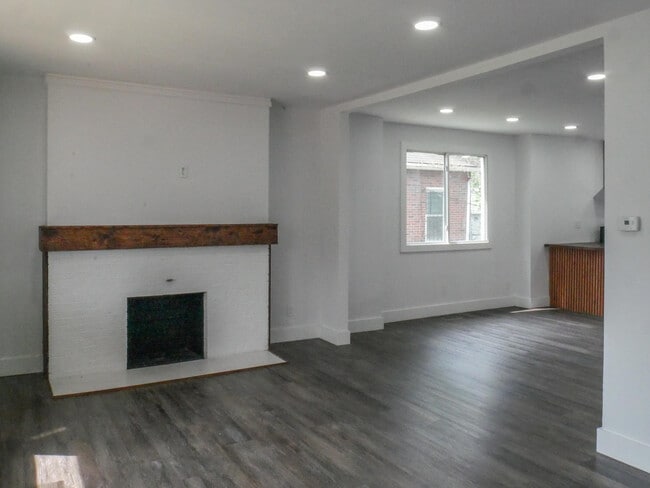 Building Photo - 12725 Kentucky St