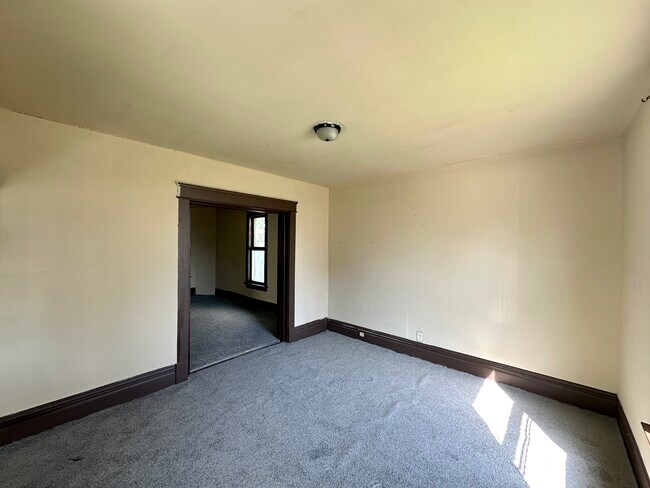 Foto del edificio - 413 Bartram Ave
