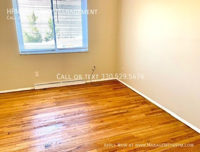 Building Photo - 3 bedroom 2.5 bath townhouse for rent in A...